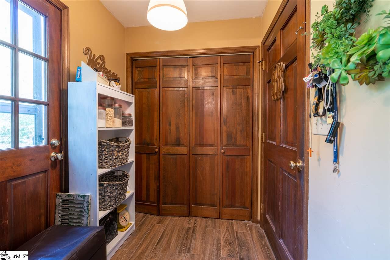 218 Foxhound Road Simpsonville, SC 29680 - Photo 4 of 35 Gallery Image 4