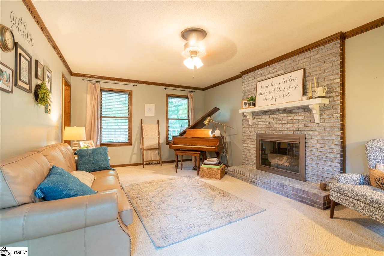218 Foxhound Road Simpsonville, SC 29680 - Photo 7 of 35 Gallery Image 7