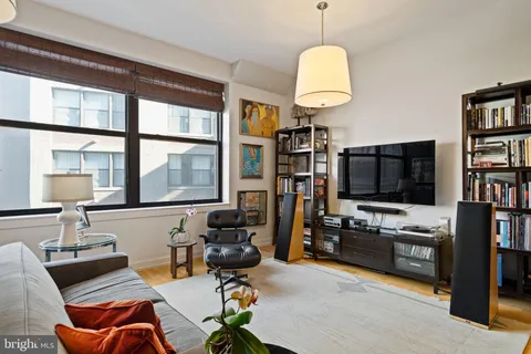 $285,000 | 1100 South Broad Street, Unit 415C, Philadelphia, PA 19146