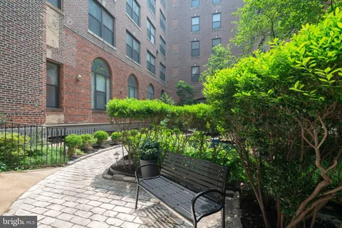 $285,000 | 1100 South Broad Street, Unit 415C, Philadelphia, PA 19146