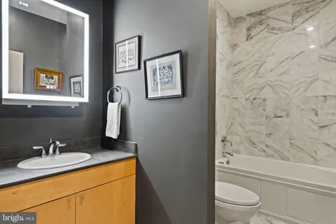 $285,000 | 1100 South Broad Street, Unit 415C, Philadelphia, PA 19146