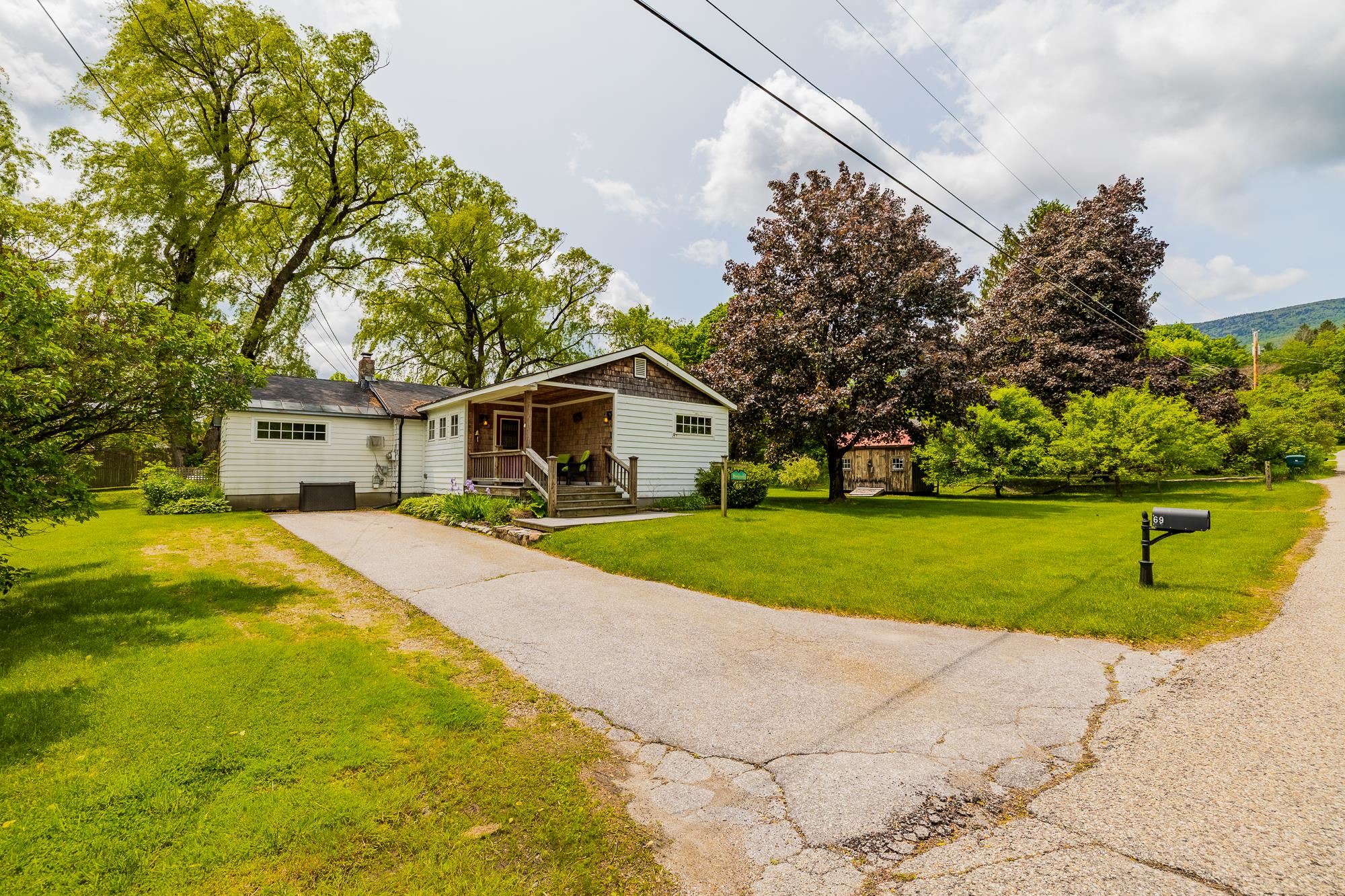 69 Hillvale Drive Manchester, VT 05255 - Photo 4 of 59