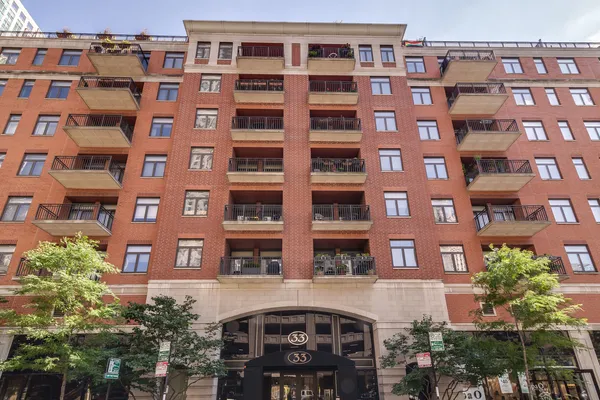 $4,500 | 33 West Huron Street, Unit 305, Chicago, IL 60654