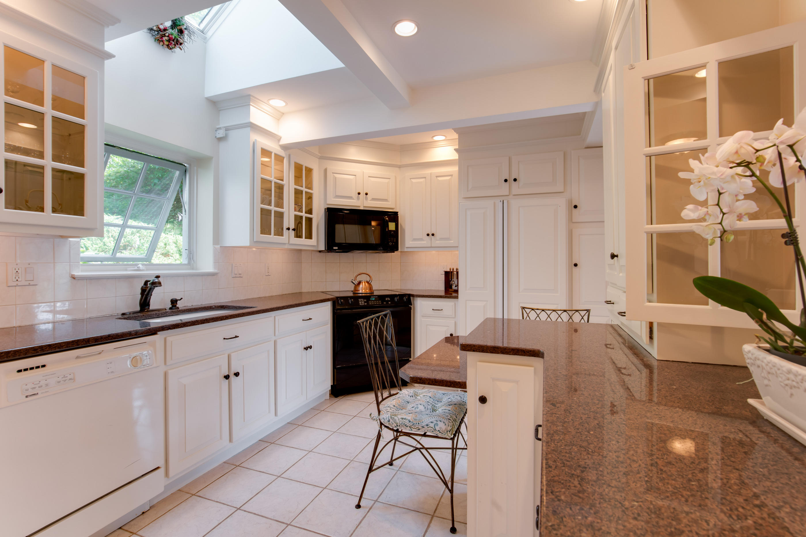 25 Chauncey Creek Road Kittery Point, ME 03905 - Photo 11 of 41 25 Chauncey Main House MLS (44)