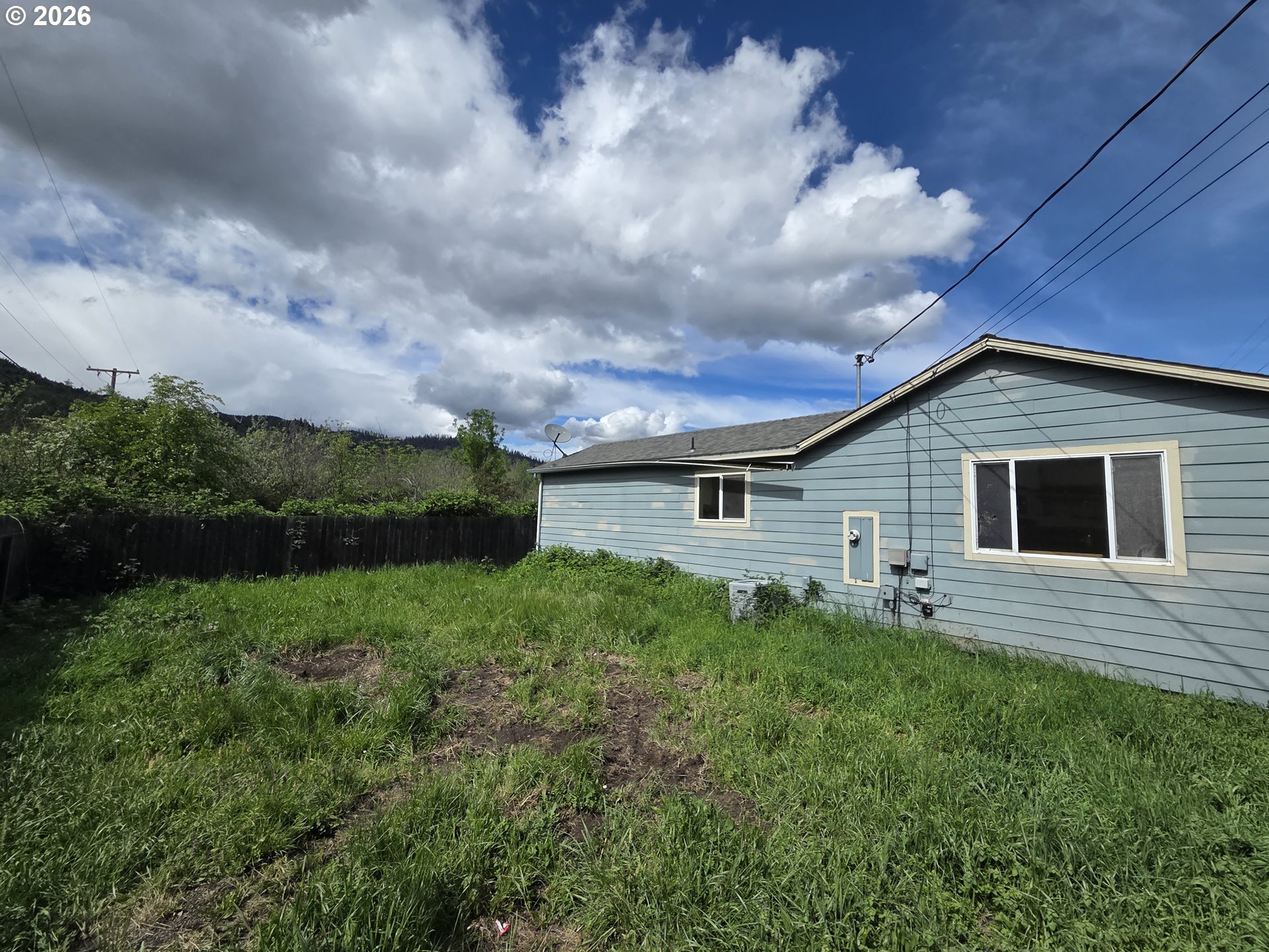 340 6th Avenue Riddle, OR 97469 - Photo 2 of 16