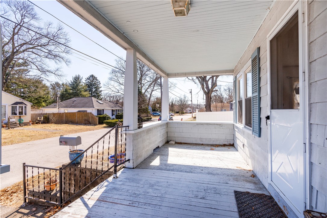 61 Bakers Creek Road Warwick, RI 02886 - Photo 5 of 44 Gallery Image 5