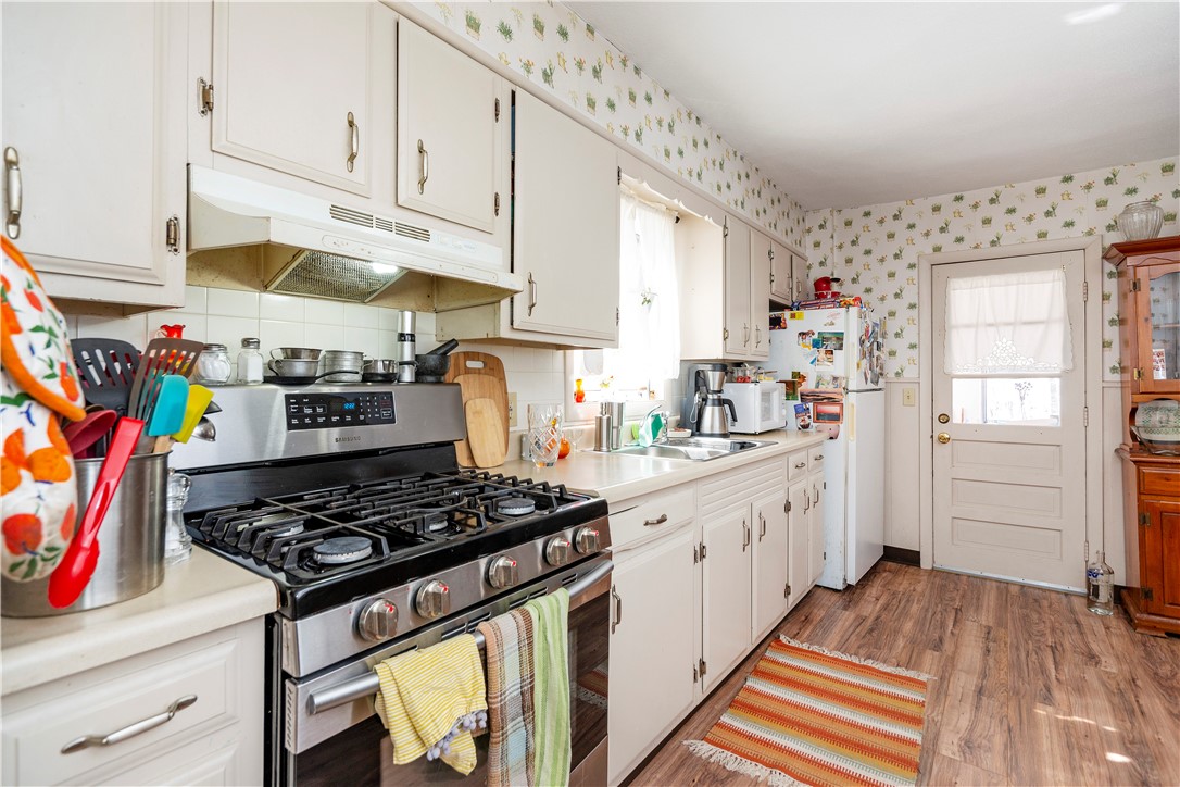61 Bakers Creek Road Warwick, RI 02886 - Photo 9 of 44 Gallery Image 9
