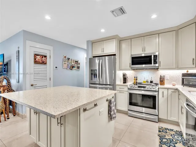 $359,000 | 120 Cypress Club Drive, Unit 202, Pompano Beach, FL 33060