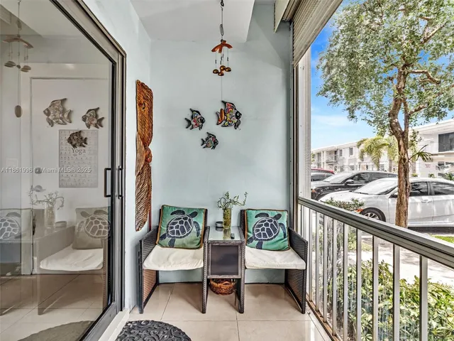 $359,000 | 120 Cypress Club Drive, Unit 202, Pompano Beach, FL 33060