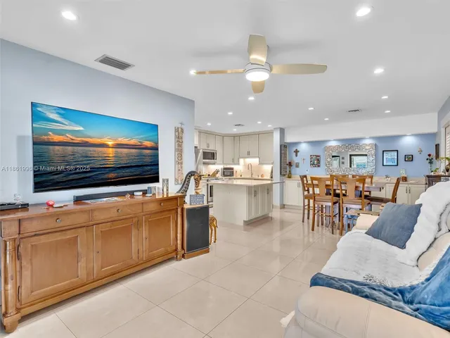 $359,000 | 120 Cypress Club Drive, Unit 202, Pompano Beach, FL 33060