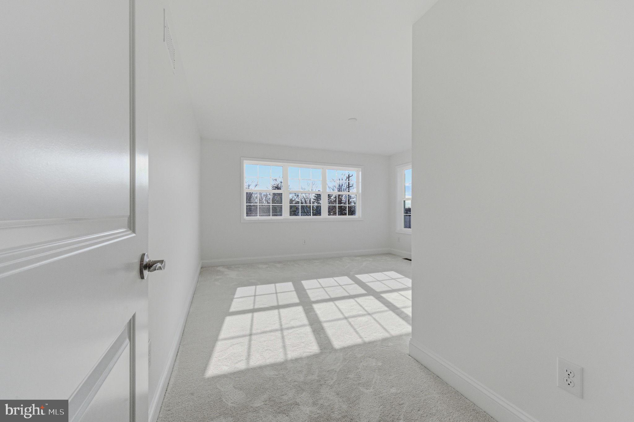 2503 A Duncan Road Wilmington, DE 19808 - Photo 28 of 39 a view of an empty room and window