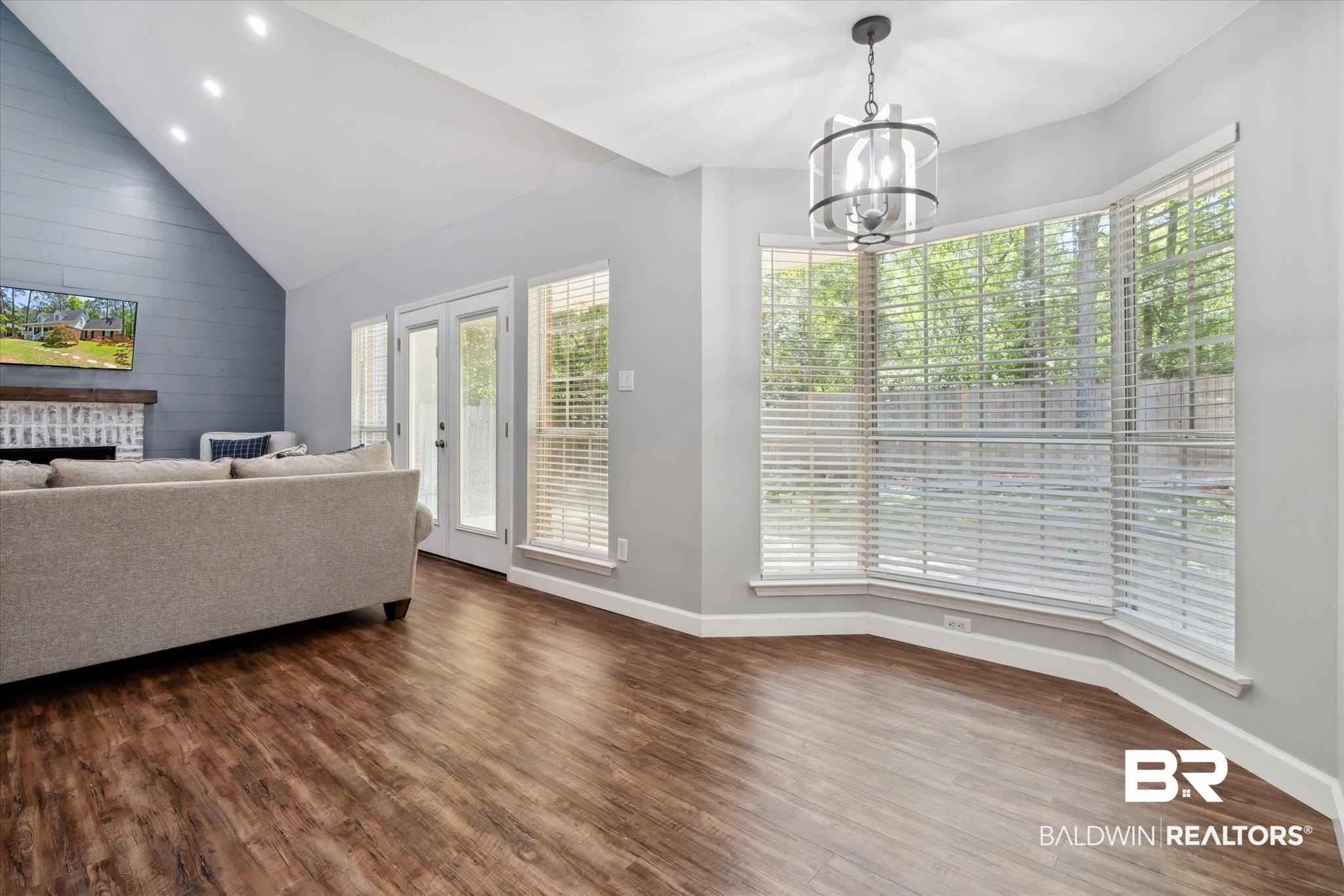 110 Cameron Circle Daphne, AL 36526 - Photo 13 of 41 Living Room