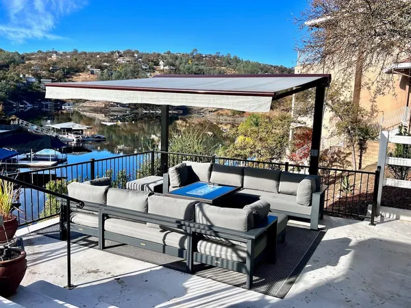 a building outdoor space with patio furniture