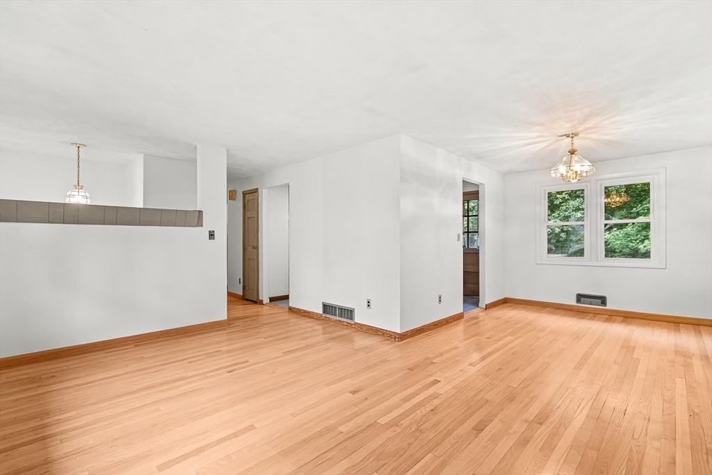 155 Turnpike Road Chelmsford, MA 01824 - Photo 11 of 35
