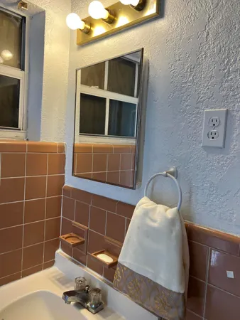 $1,000 | 151 Northwest 31st Avenue, Lauderhill, FL 33311