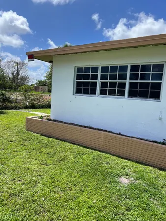$1,000 | 151 Northwest 31st Avenue, Lauderhill, FL 33311
