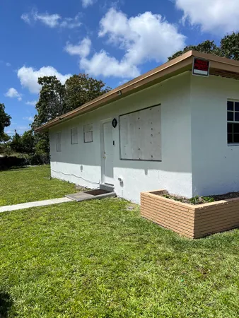 $1,000 | 151 Northwest 31st Avenue, Lauderhill, FL 33311