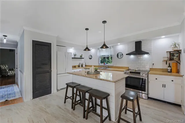 $1,399,000 | 48 Nidzyn Avenue, Remsenburg, NY 11960