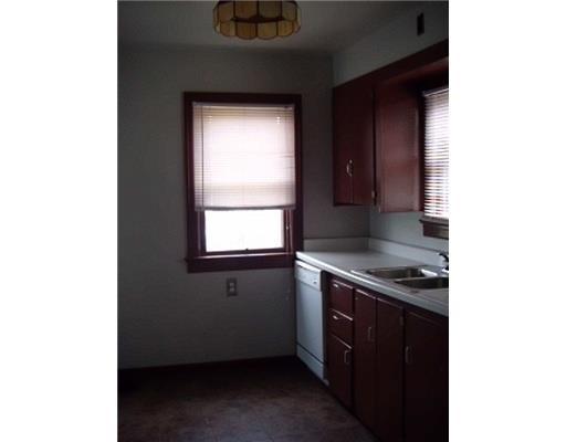 1105 North Burnett Road Springfield, OH 45503 - Photo 5 of 10 Gallery Image 5