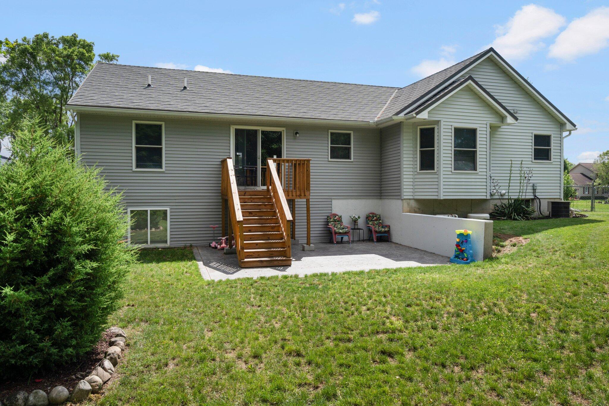1304 Catsyl Road Jackson, MI 49203 - Photo 10 of 58 Cat rear 3
