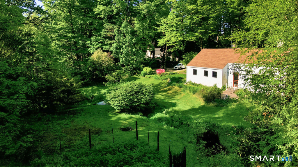 15 Old Mailcoach Road Redding, CT 06896 - Photo 21 of 36