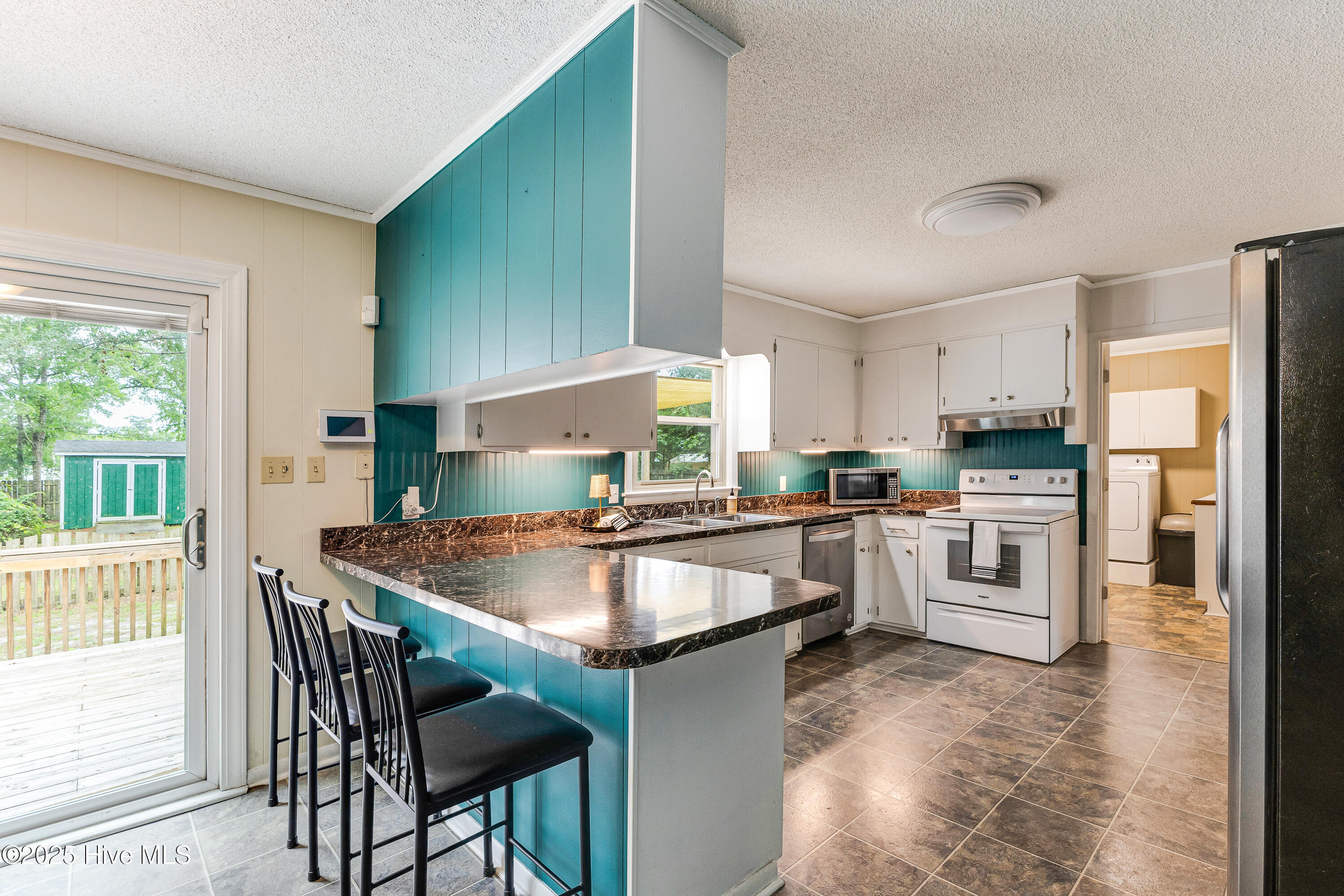 2163 Boones Neck Road Southwest Supply, NC 28462 - Photo 9 of 41 Kitchen