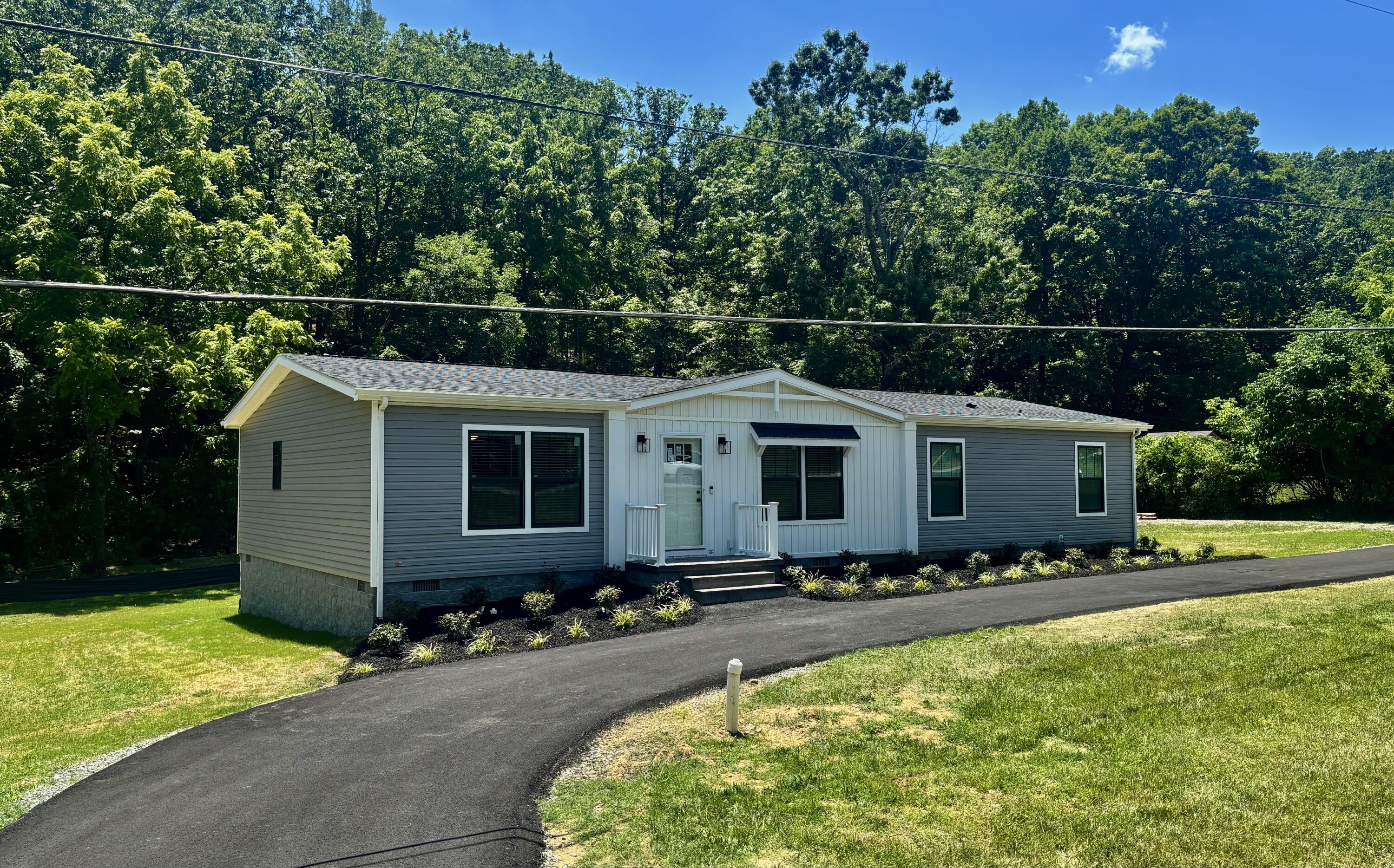 3702 Buck Mountain Road Roanoke, VA 24018 - Photo 1 of 22 Front main