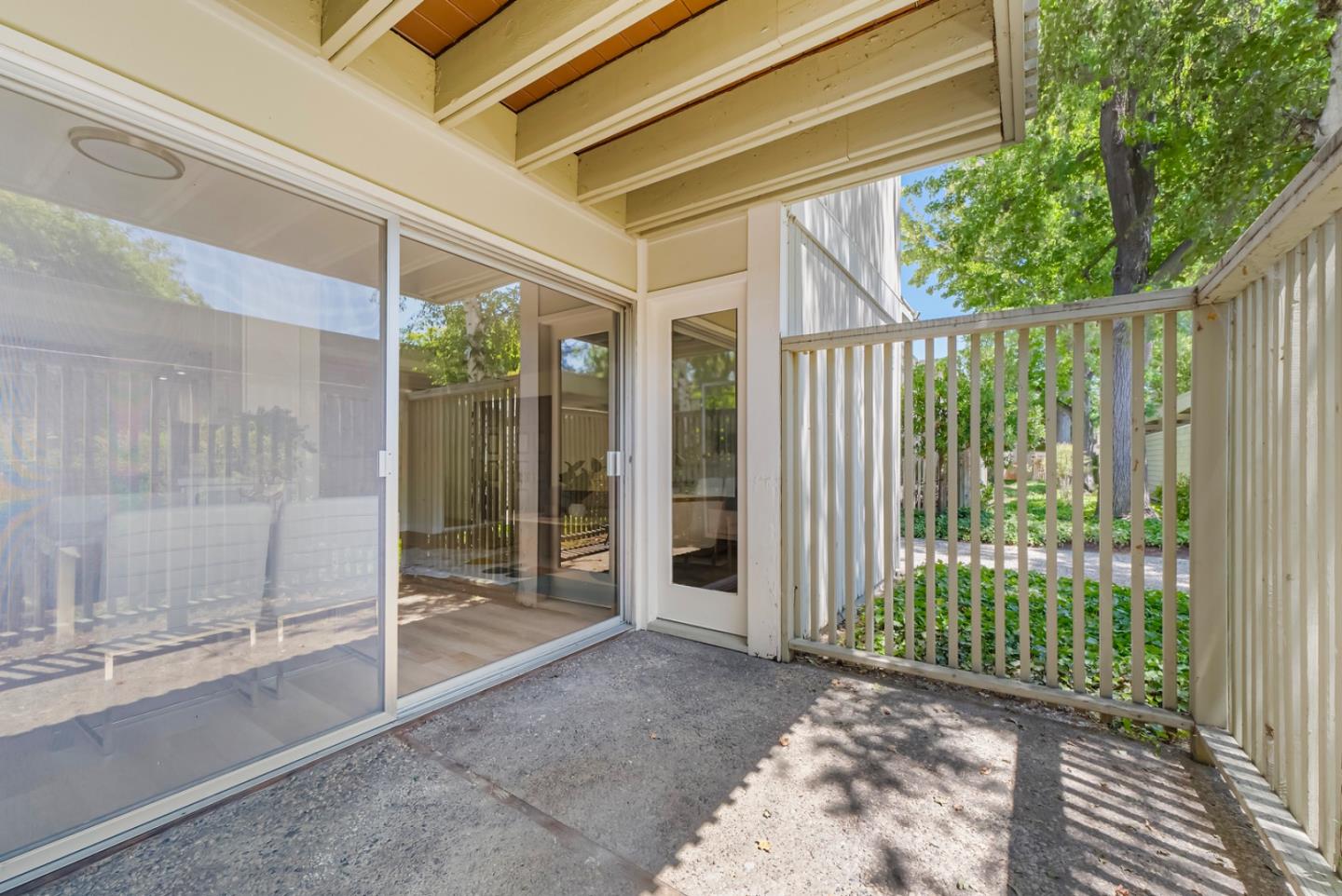 280 Easy Street, Unit 311 Mountain View, CA 94043 - Photo 13 of 29 a view of a backyard with garden