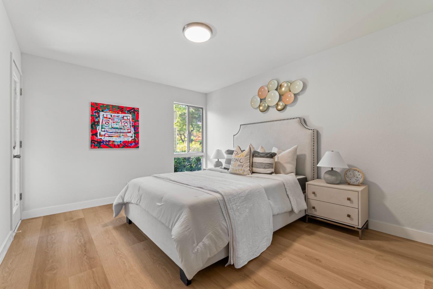 280 Easy Street, Unit 311 Mountain View, CA 94043 - Photo 15 of 29 a bedroom with bed and a window