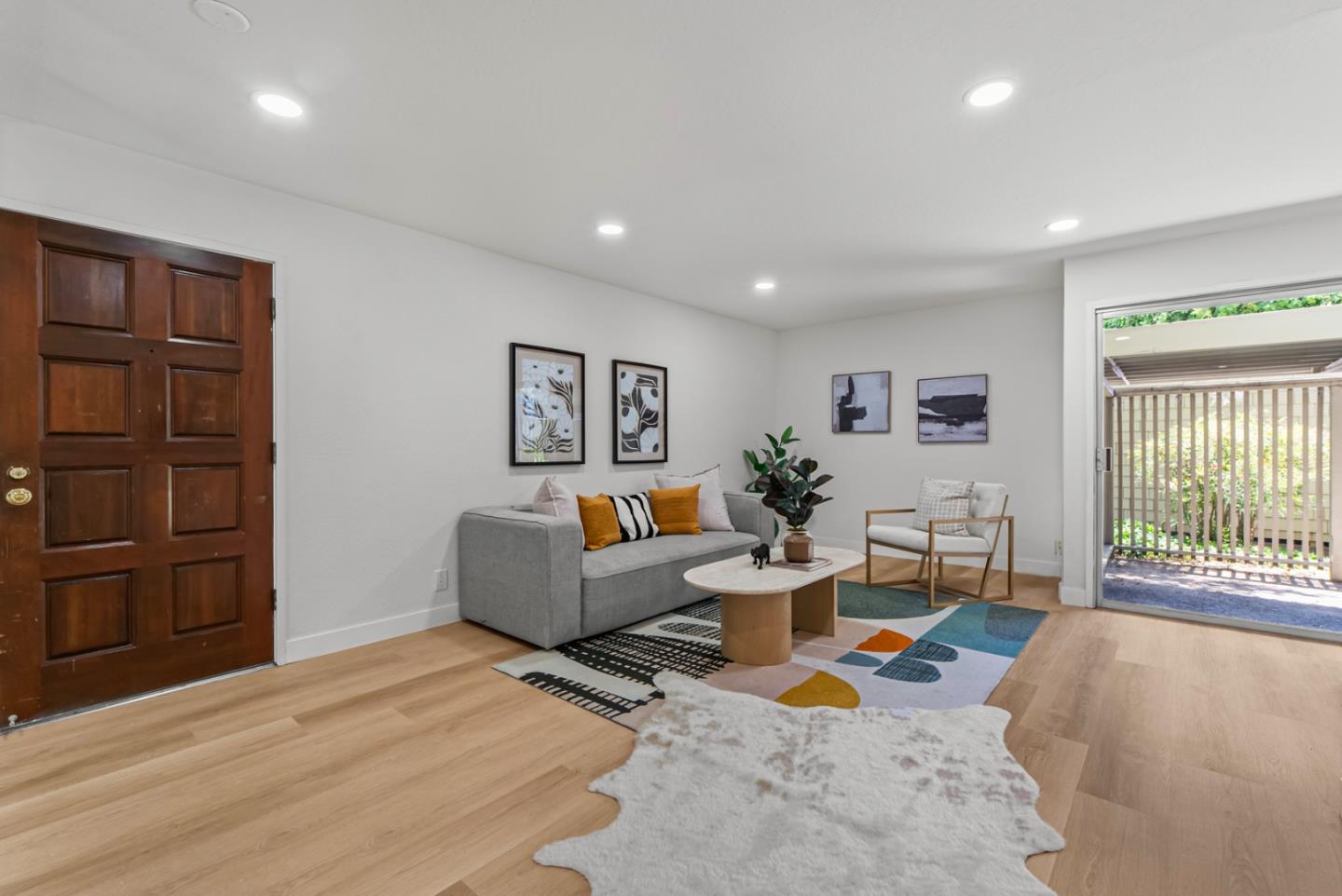 280 Easy Street, Unit 311 Mountain View, CA 94043 - Photo 5 of 29 a living room with furniture and a window