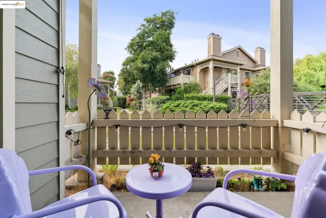 a view of utility room with washer and dryer