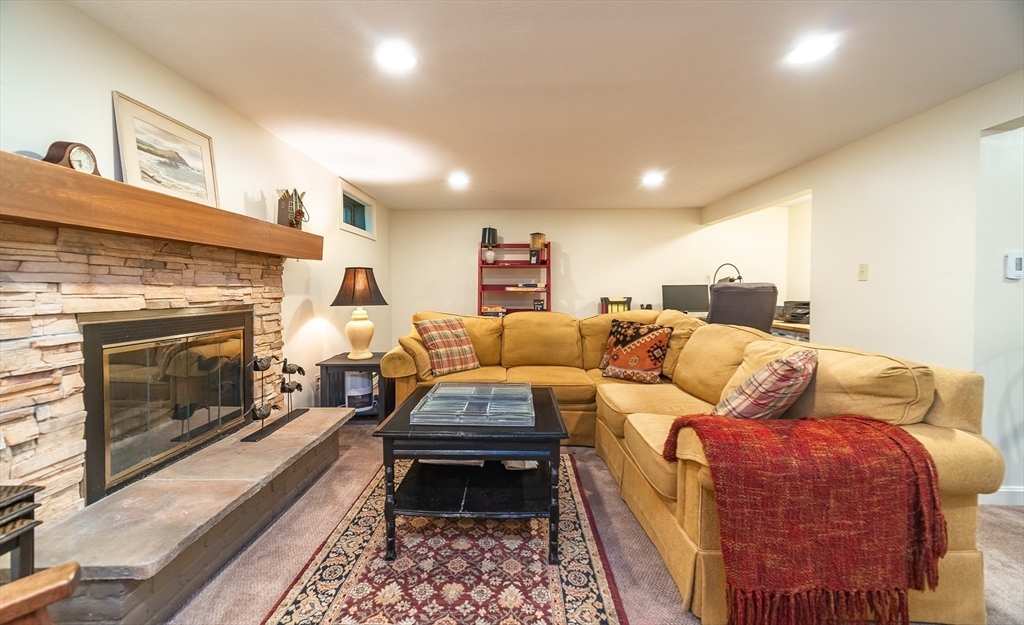 84 Greenwich Road East Longmeadow, MA 01028 - Photo 29 of 37