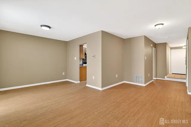 $3,300 | 70 Hampshire Drive, Plainsboro, NJ 08536