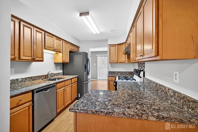 $3,300 | 70 Hampshire Drive, Plainsboro, NJ 08536