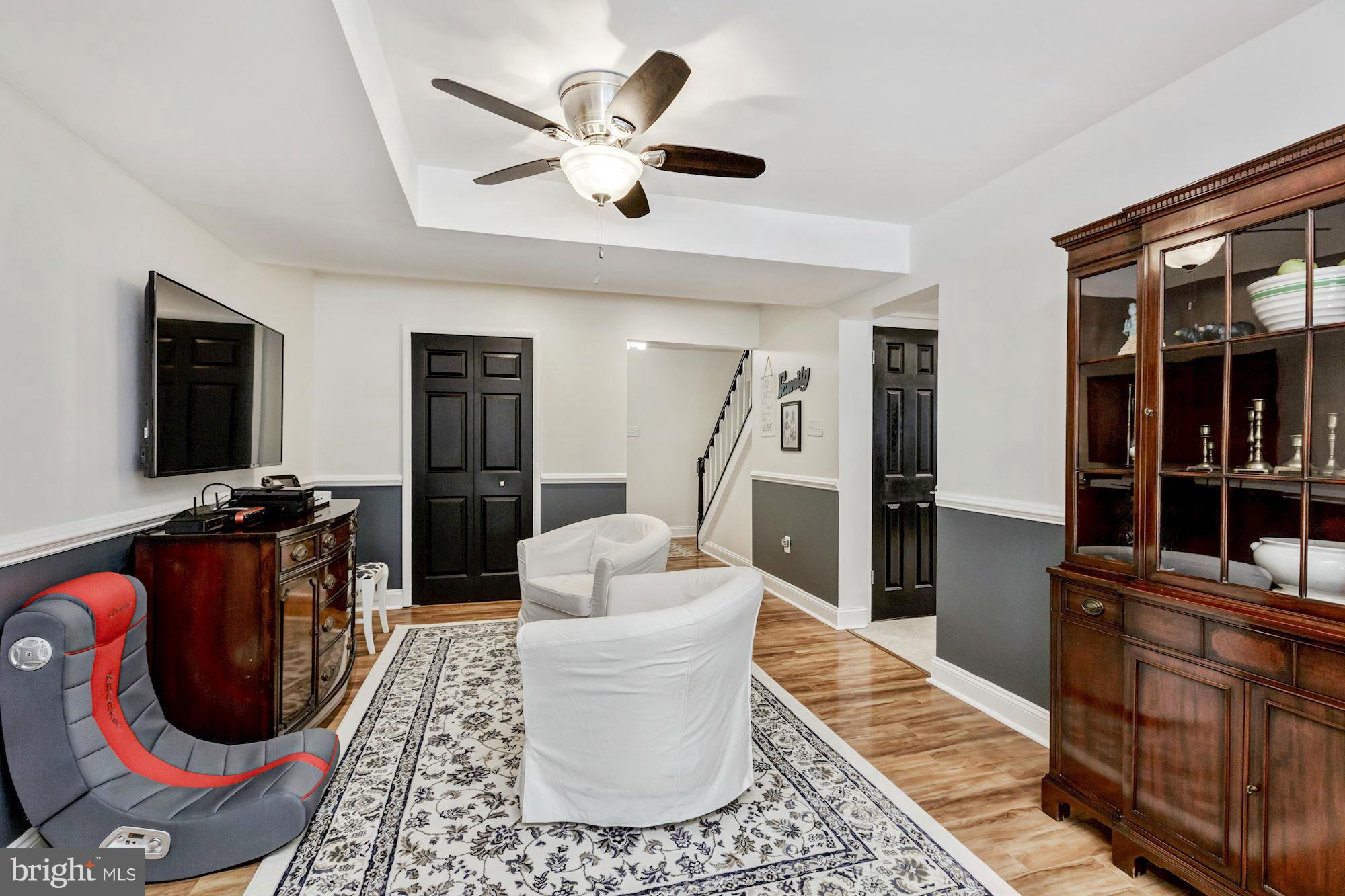 1043 Springhill Way Gambrills, MD 21054 - Photo 4 of 29 Living Room