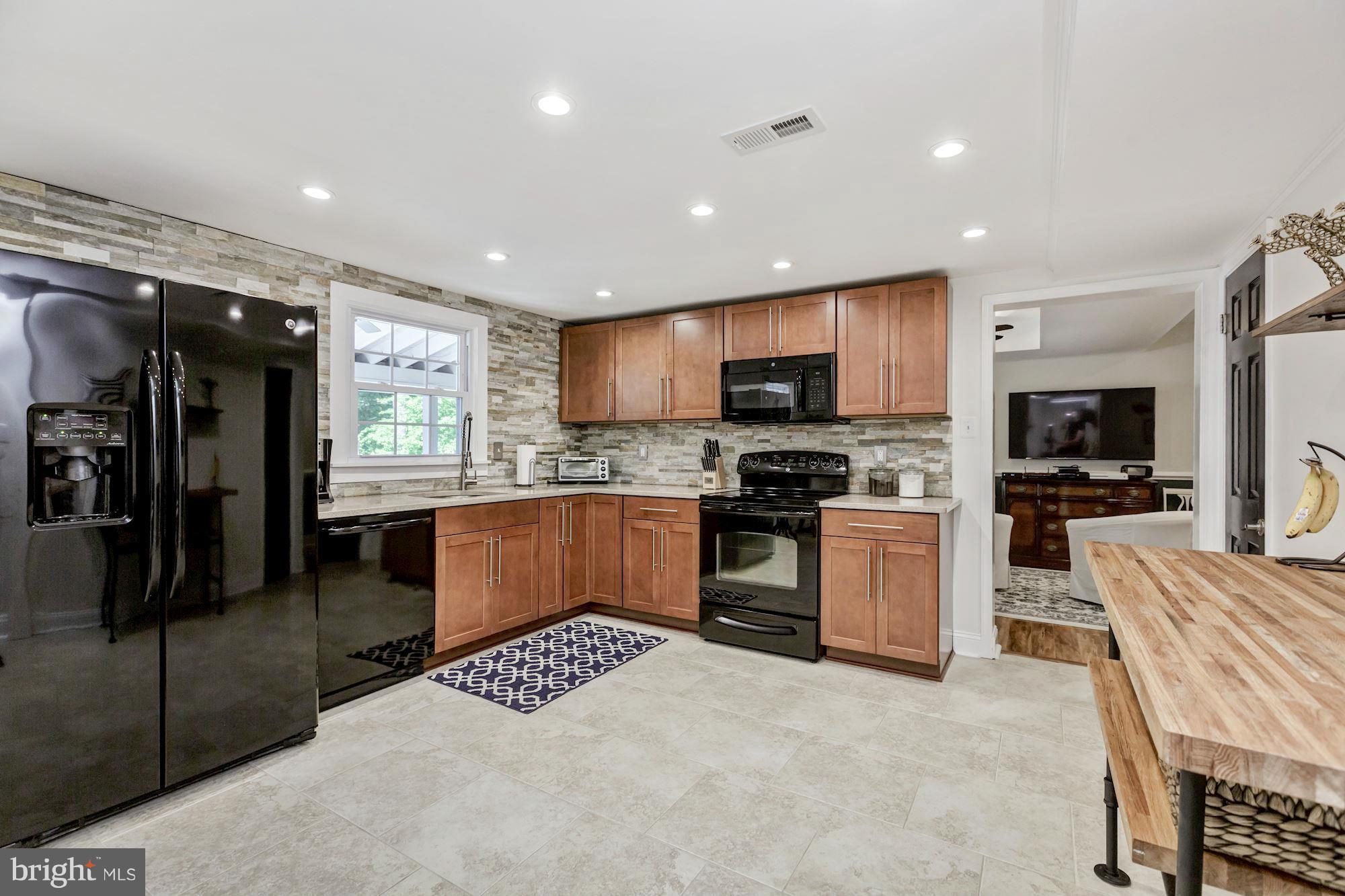 1043 Springhill Way Gambrills, MD 21054 - Photo 6 of 29 Kitchen