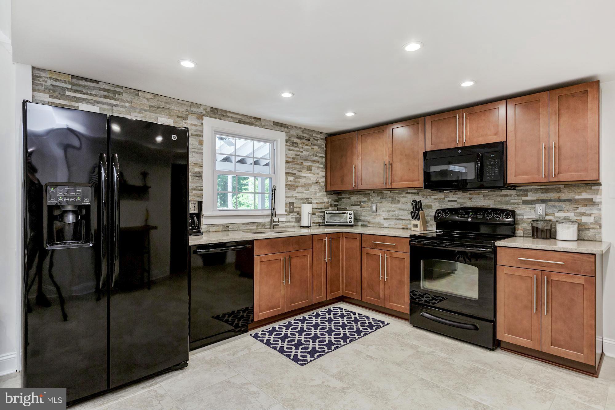 1043 Springhill Way Gambrills, MD 21054 - Photo 7 of 29 Kitchen
