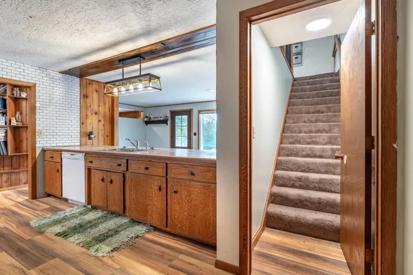 $539,900 | 27322 Oak Point Road, Elbow Lake, MN 56531