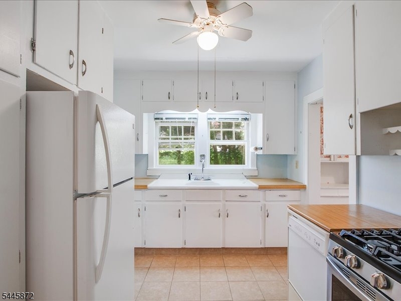 35 Jordan Terrace Dover, NJ 07801 - Photo 8 of 33