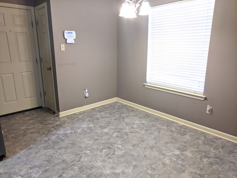 6862 Finch Road Memphis, TN 38141 - Photo 7 of 20 an empty room with windows