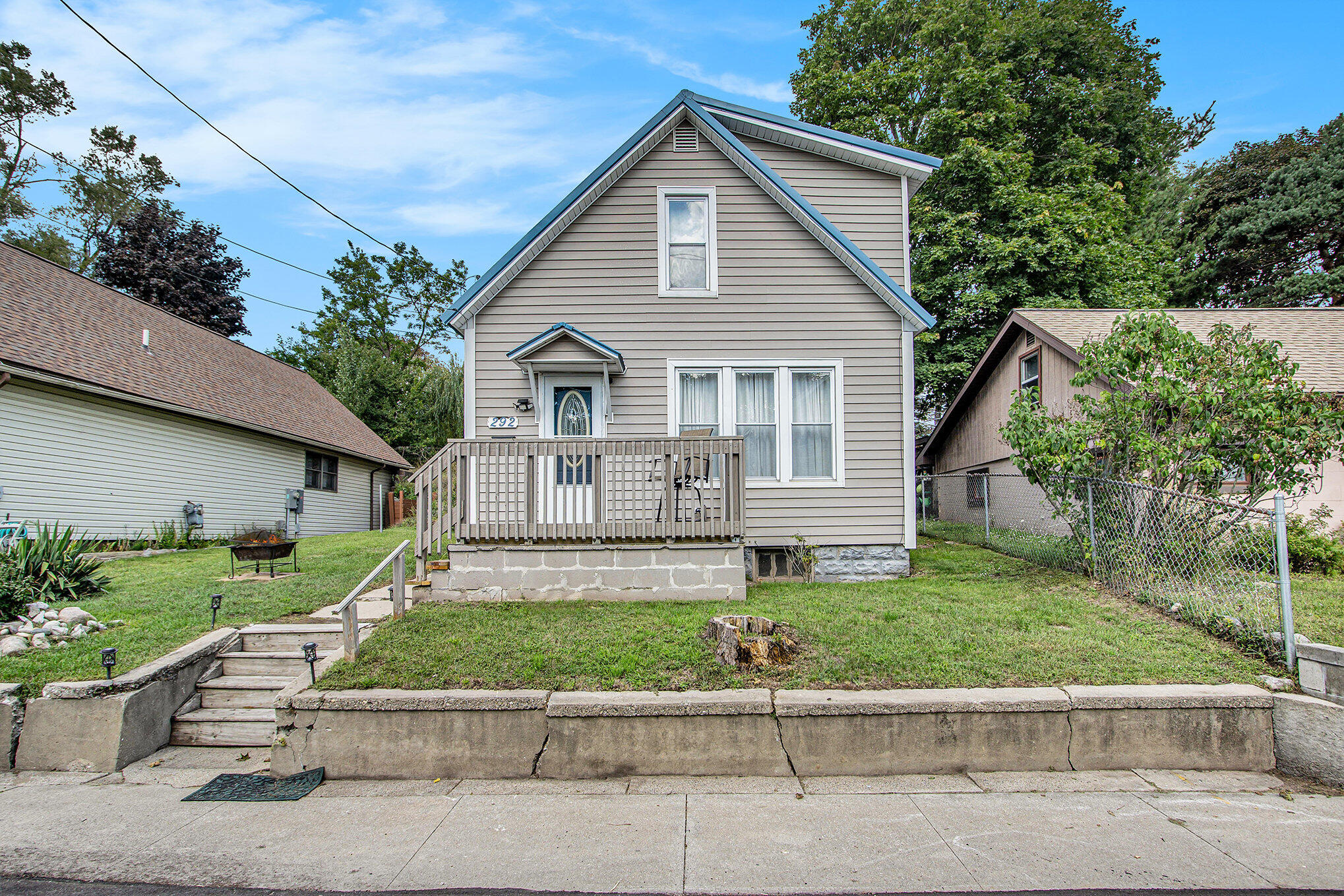292 6th Avenue Manistee, MI 49660 - Photo 1 of 27 Front of Home