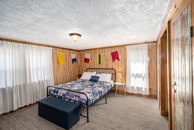 $179,900 | 292 6th Avenue, Manistee, MI 49660