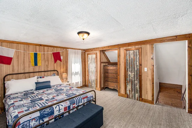 $179,900 | 292 6th Avenue, Manistee, MI 49660