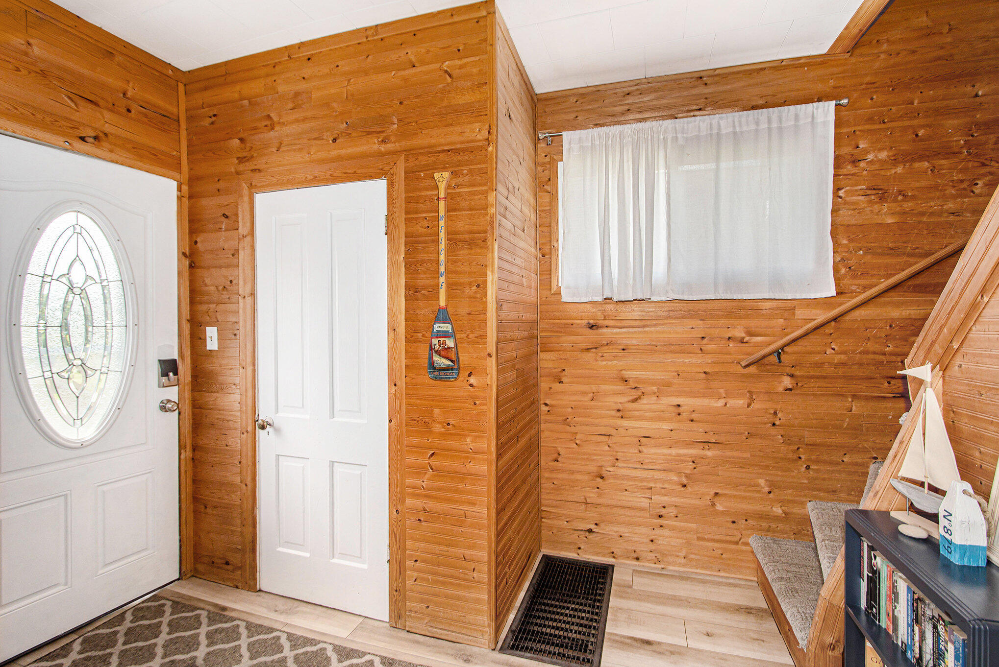 292 6th Avenue Manistee, MI 49660 - Photo 4 of 27 004_dsc_4312_793