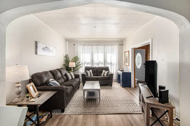 $179,900 | 292 6th Avenue, Manistee, MI 49660