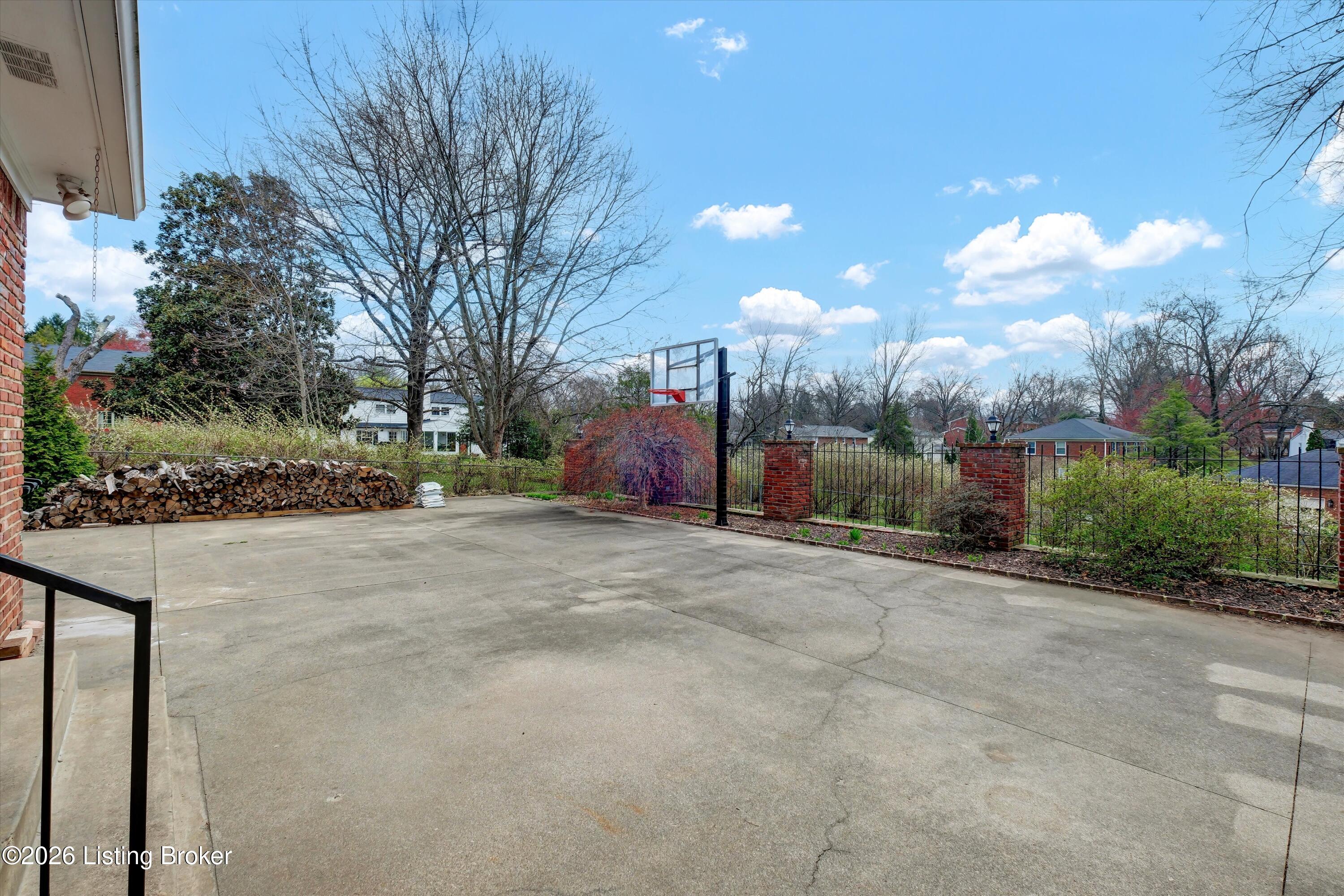 6108 Rodes Drive Northfield, KY 40222 - Photo 50 of 68 Recreational area