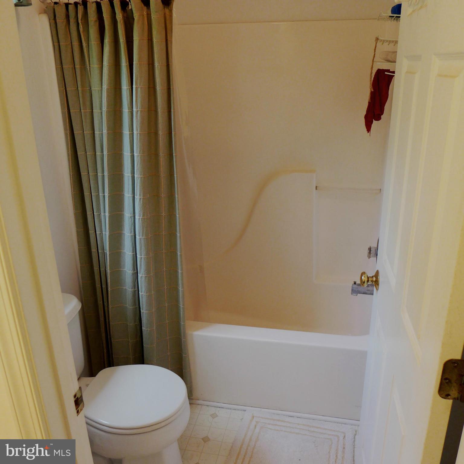232 Whissens Ridge Road Winchester, VA 22602 - Photo 16 of 29 Bath (Master)