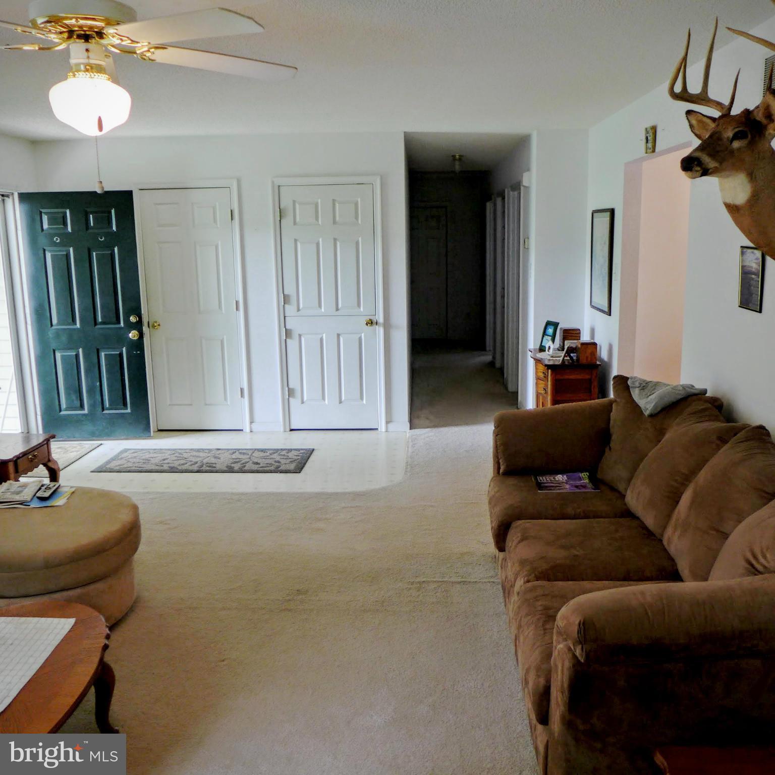 232 Whissens Ridge Road Winchester, VA 22602 - Photo 6 of 29 Living Room