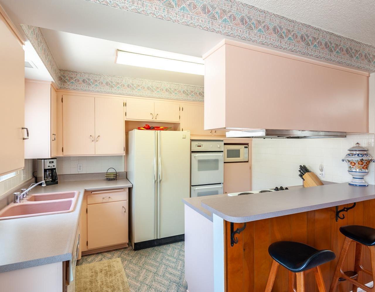 300 Bethany Road, Unit D Burbank, CA 91504 - Photo 11 of 19 Gallery Image 11
