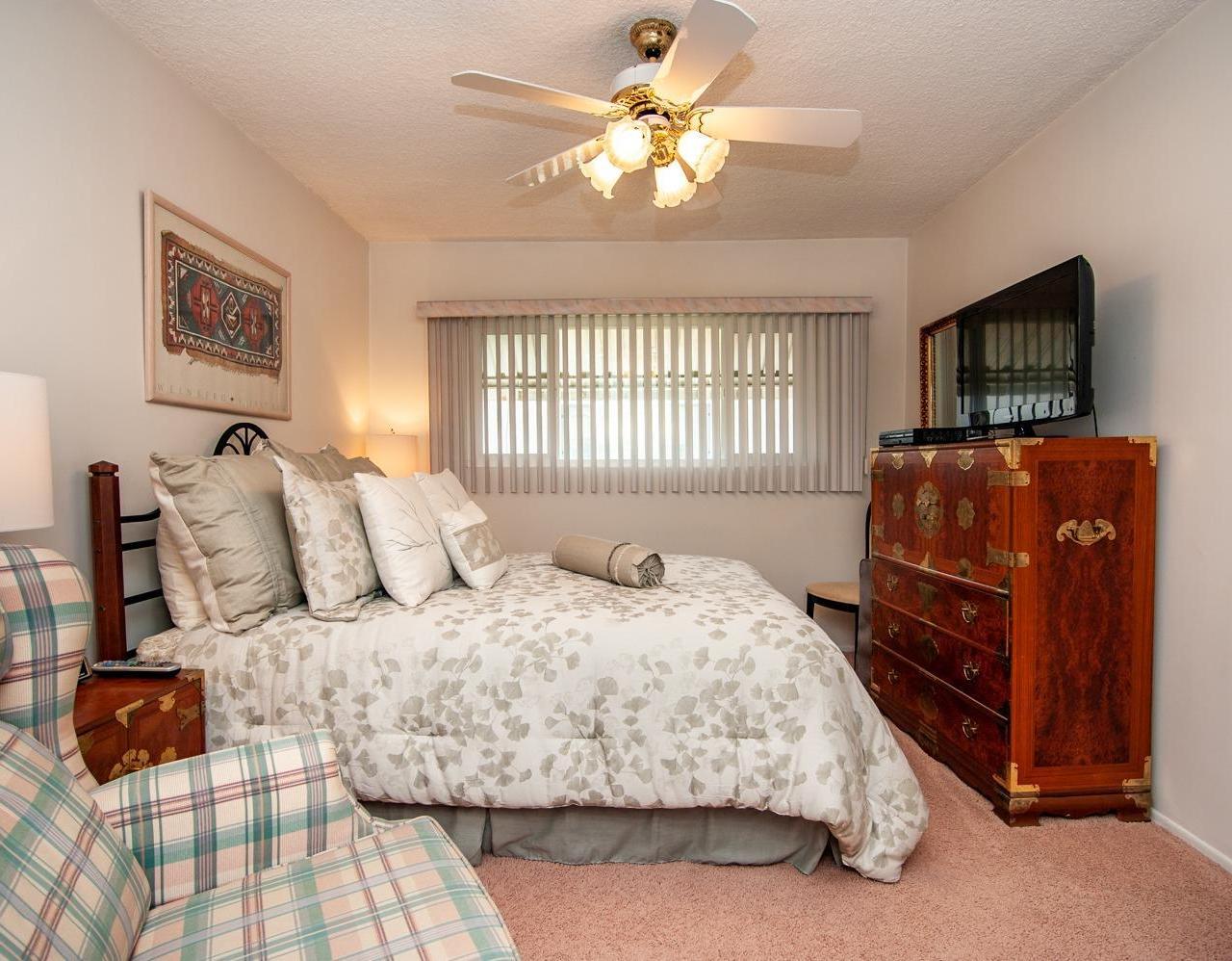 300 Bethany Road, Unit D Burbank, CA 91504 - Photo 15 of 19 Gallery Image 15